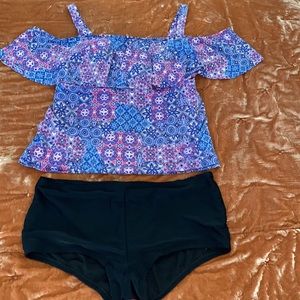 Cold shoulder two piece swimsuit 16W / 40DD Bust